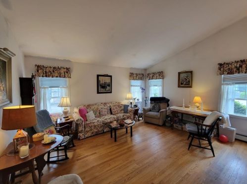 12 York Ave, Westerly, RI 02891-2311