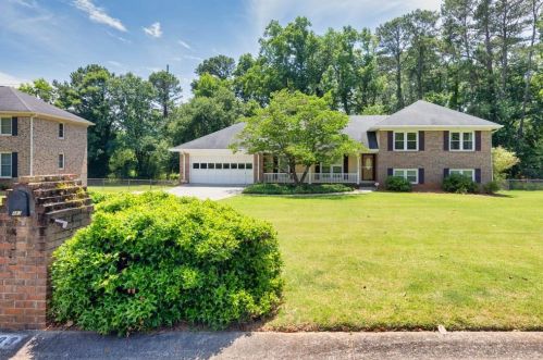 483 Villa Dr, Lilburn, GA 30047-5318