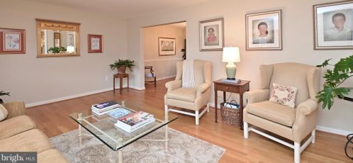 7724 Carrleigh Pkwy, Springfield VA  22152-1307 exterior