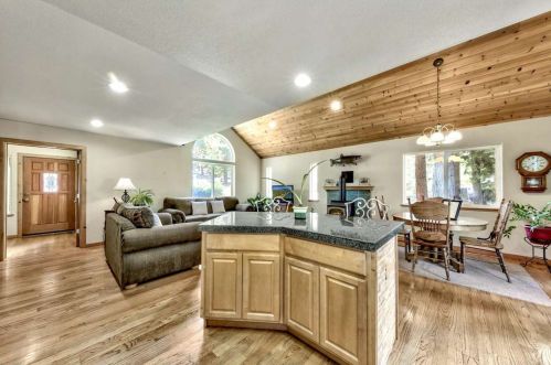 14575 Donnington Ln, Truckee CA  96161-2200 exterior
