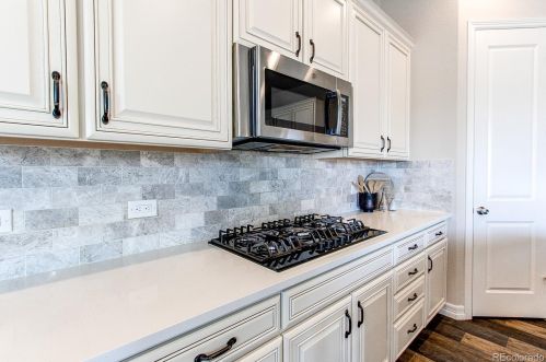 6550 Addison Way, Denver CO 80016-4162 exterior