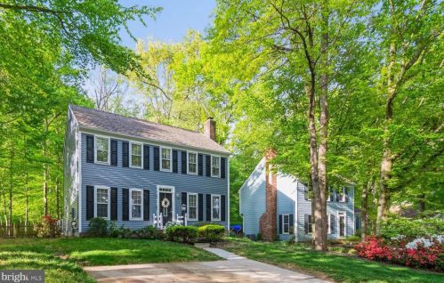 12004 Farrabow Ln, Woodbridge, VA 22192-1105