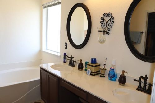 706 Kristi Ln, Cedar Hill TX 75104-2809 exterior