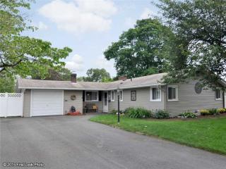 114 Osage Dr, Warwick, RI 02888-6126