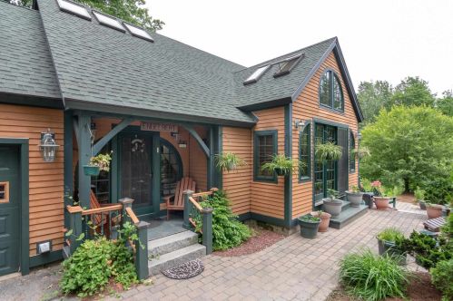 447 Coxboro Rd, Holderness, NH 03245-5709