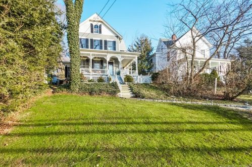 290 Rowayton Ave, Norwalk, CT 06853-1022