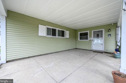 245 Somerset Dr, Willingboro, NJ 08046-2007