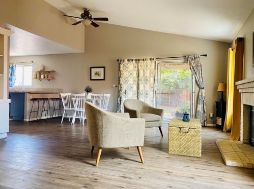 1157 Calle Emparrado, San Marcos, CA 92069-7328