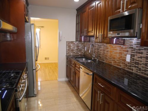 3002 Madaline Dr, Avenel, NJ 07001-1362