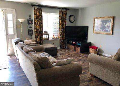 310 Countryside Ct, Collegeville PA  19426-1737 exterior