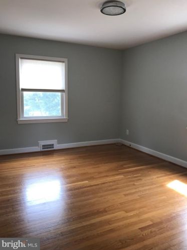 1815 Sherwood Rd, Silver Spring MD 20902-4030 exterior