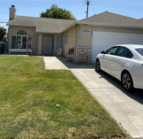 604 Fall River Dr, Modesto, CA 95351-5359