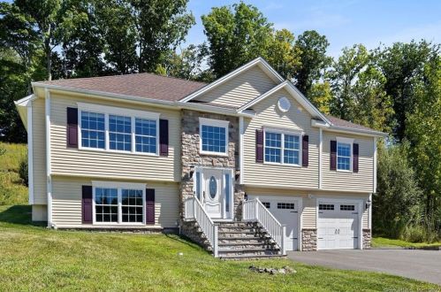 129 Joshua Town Rd, Waterbury, CT 06708-3200