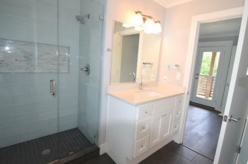 7513 Carriage Dr, Austin TX  78752-1401 exterior