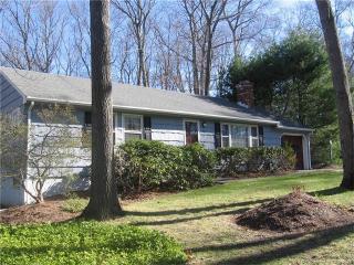 33 Stoneywood Dr, Niantic CT  06357-1821 exterior