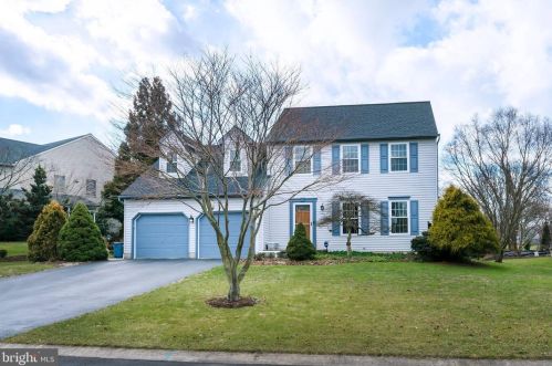 2512 Standardbred Dr, Lancaster PA  17603-4159 exterior