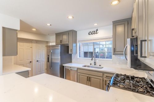 4234 Carpinteria Ave, Carpinteria, CA 93013-1886