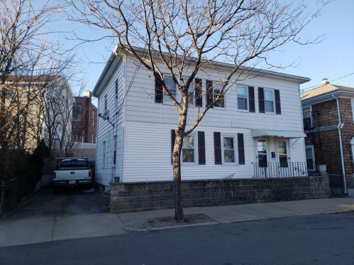 6 Gillen St, Providence, RI 02904-2315