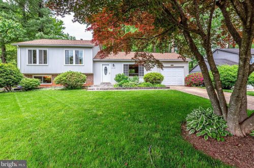 5510 Burley Ct, Springfield, VA 22015-1925