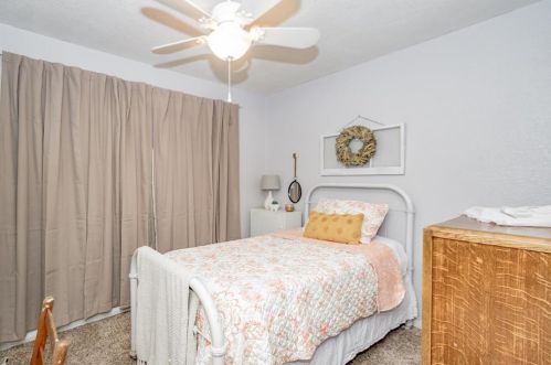 1105 Nottingham Dr, Angleton TX 77515-3518 exterior