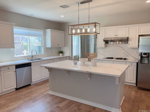 1064 Tyler Ln, Upland, CA 91784-9279