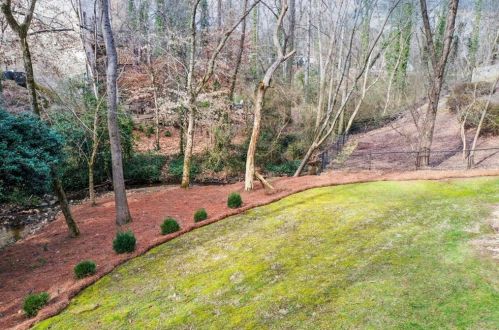 4450 Crestwicke Pointe, Atlanta GA  30319-1081 exterior