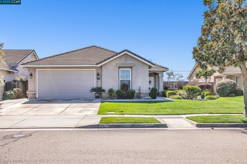 1936 Victoria Dr, Lodi, CA 95242-4768