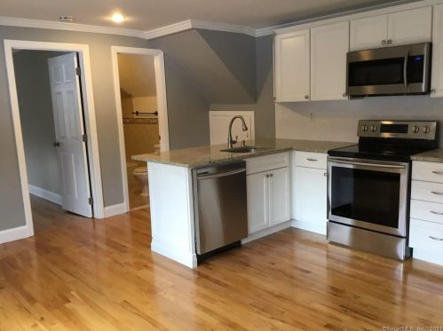 23 Chessor Ln, Wilton CT  06897-3907 exterior