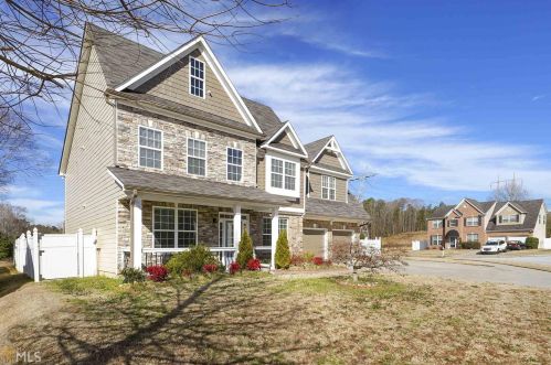 4679 Browns Mill Ln, Lithonia, GA 30038-4667