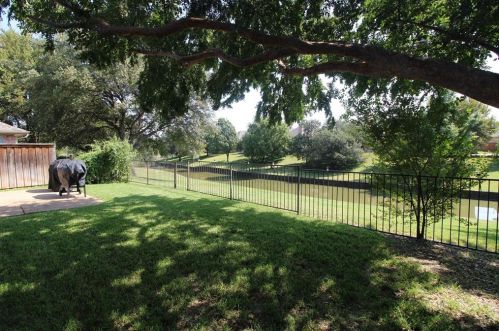 8652 Wellington Pt Dr, Irving TX 75063 exterior