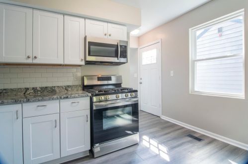 5218 Charloe St, Cincinnati OH  45227-1034 exterior