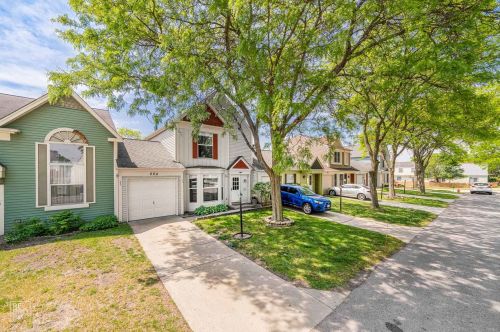 684 Grant Cir, Hanover Park, IL 60133-2766