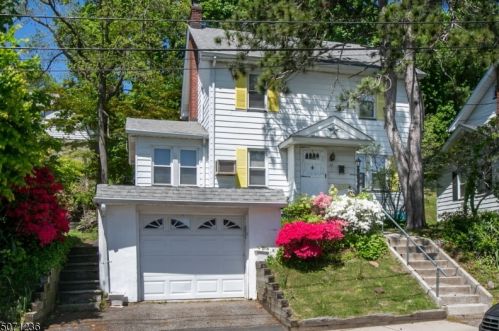 21 Calvin Ter, Town Center, NJ 07052-5002