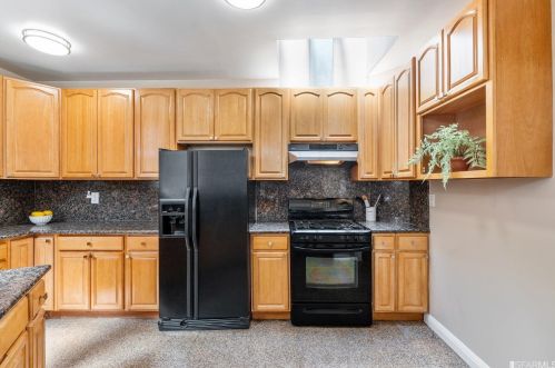 1306 Gilman Ave, San Francisco CA 94124-3243 exterior