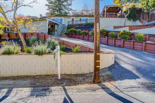 18071 Vineyard Rd, Hayward, CA 94546-1247