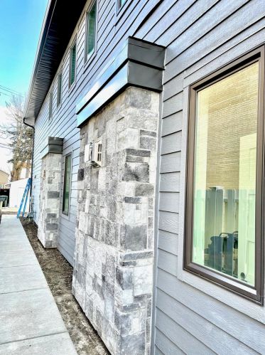 2827 Rose St, Schiller Park, IL 60131-2901
