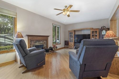 1632 Redpoll Ct, Naperville, IL 60565-2319