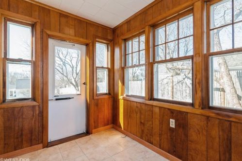 7 Dion Ave, Coventry, RI 02816-7321