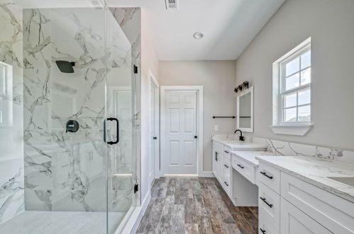 206 Cattle Drive Trl, Angleton TX 77515-9085 exterior