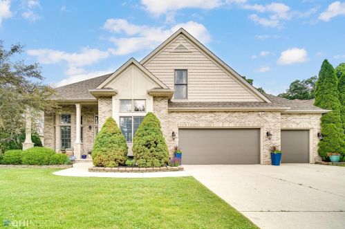 83 Scotscraig Dr, Valpo, IN 46385-8012
