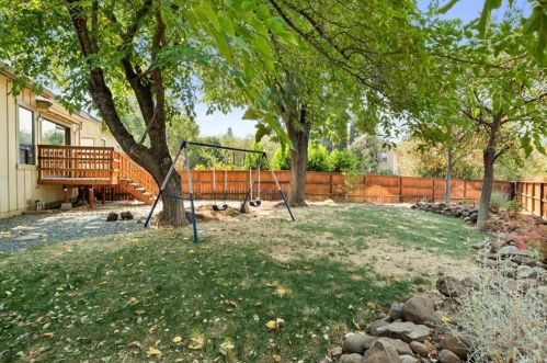 12 Alameda Park Cir, Chico CA  95928-4174 exterior