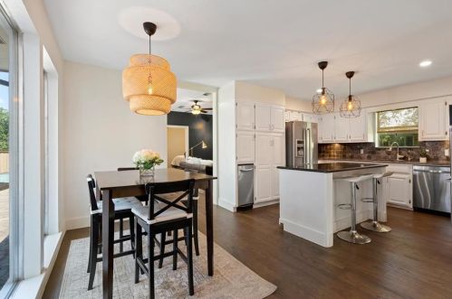 7305 Crofton Dr, Dallas TX  75231-4807 exterior