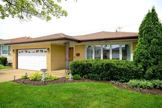 4670 Forestview Ave, Chicago, IL 60656-4133