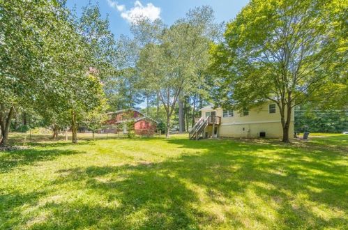 2897 Spanish Oak Dr, Lilburn, GA 30047-1844