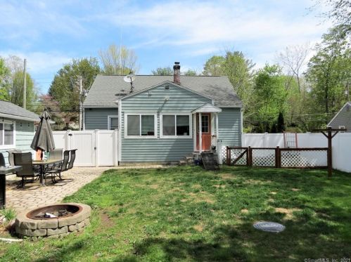 11 Bolton Rd, Vernon, CT 06066-5109