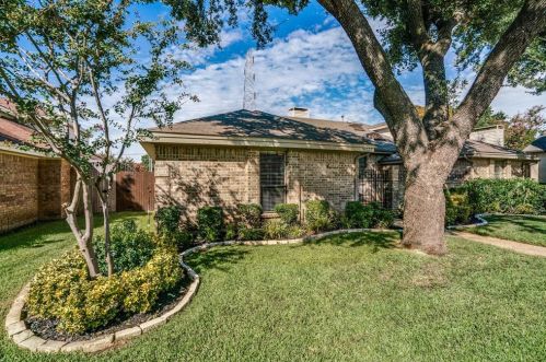 14821 Sopras Cir, Addison TX  75001-4412 exterior