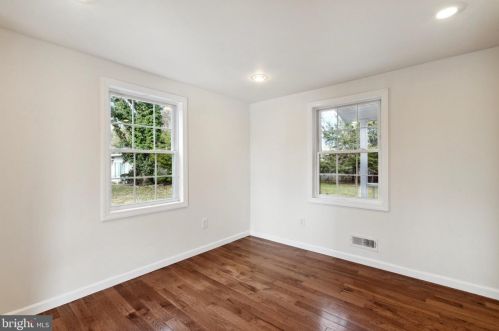 180 Clearview Ave, Trenton NJ  08619-1219 exterior