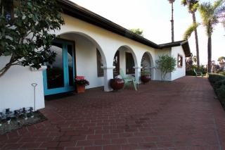 345 Osborne St, Vista CA  92084-1647 exterior
