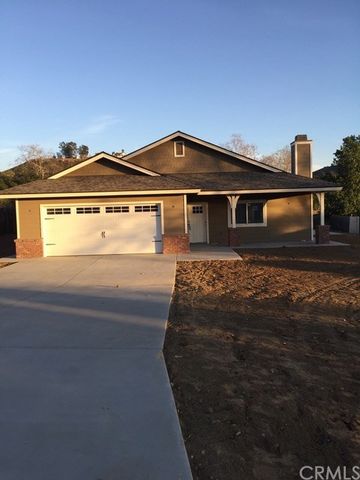 24063 Del Amo Rd, Ramona, CA 92065-4182