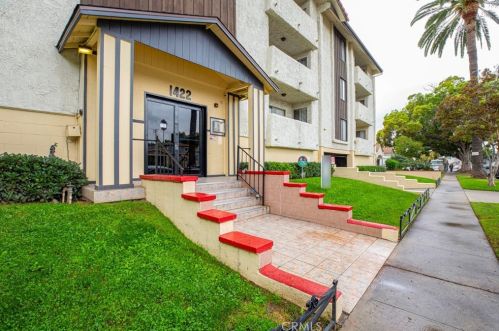 1422 Rock Glen Ave, Glendale CA  91205-2056 exterior